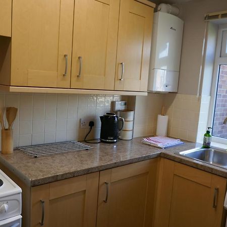 2 Bedroom House Walking Distance To City Centre With Free Parking 约克 外观 照片