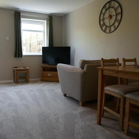 2 Bedroom House Walking Distance To City Centre With Free Parking 约克 外观 照片