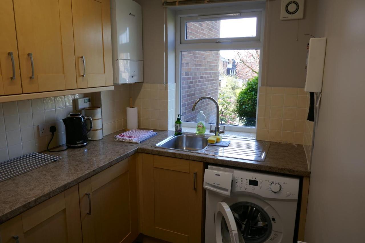 2 Bedroom House Walking Distance To City Centre With Free Parking 约克 外观 照片