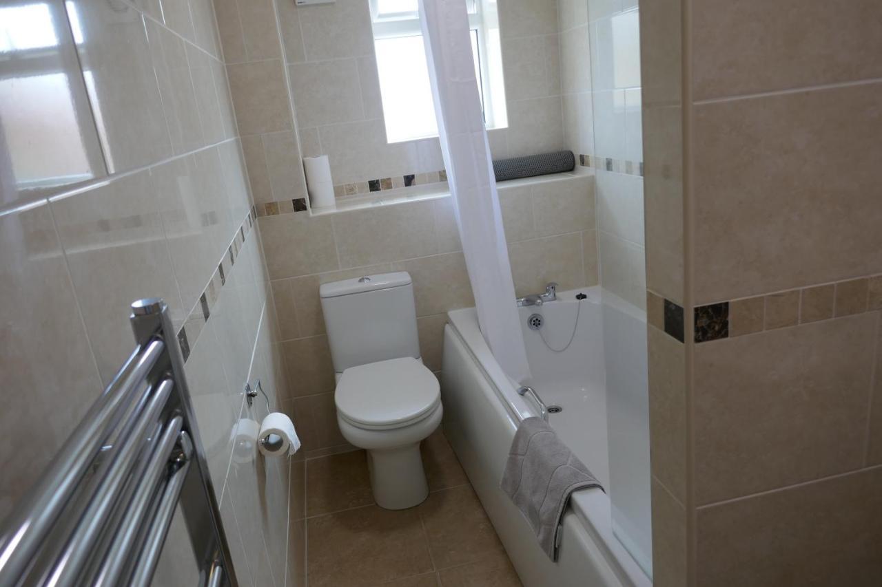 2 Bedroom House Walking Distance To City Centre With Free Parking 约克 外观 照片