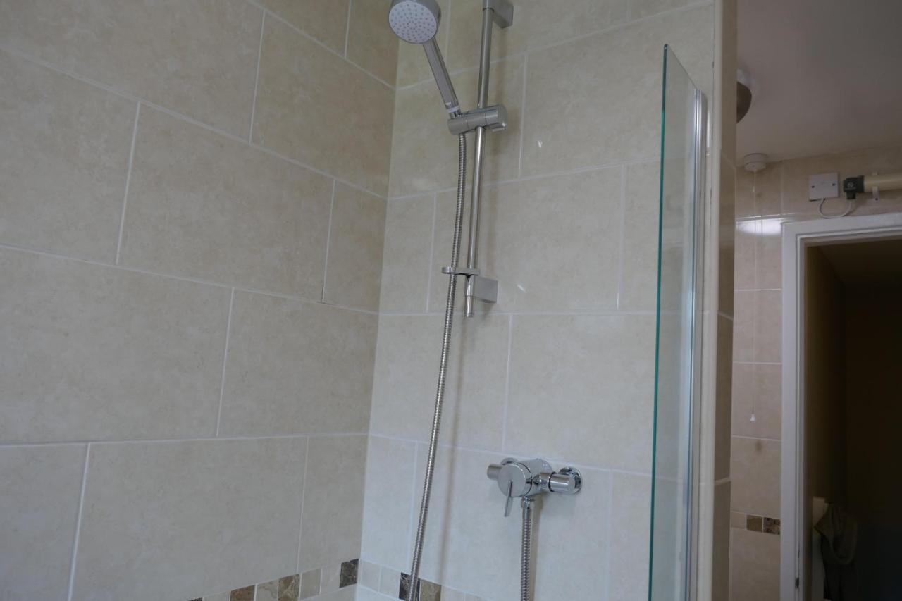 2 Bedroom House Walking Distance To City Centre With Free Parking 约克 外观 照片