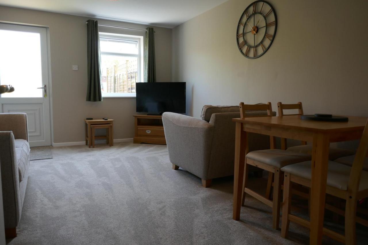 2 Bedroom House Walking Distance To City Centre With Free Parking 约克 外观 照片