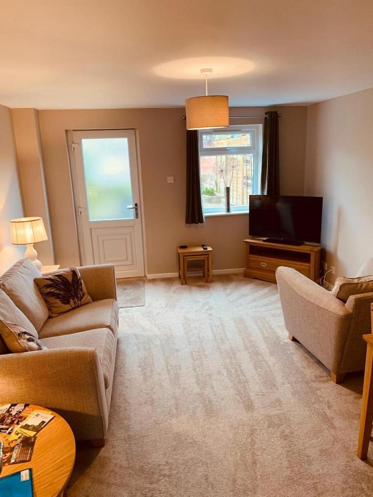 2 Bedroom House Walking Distance To City Centre With Free Parking 约克 外观 照片