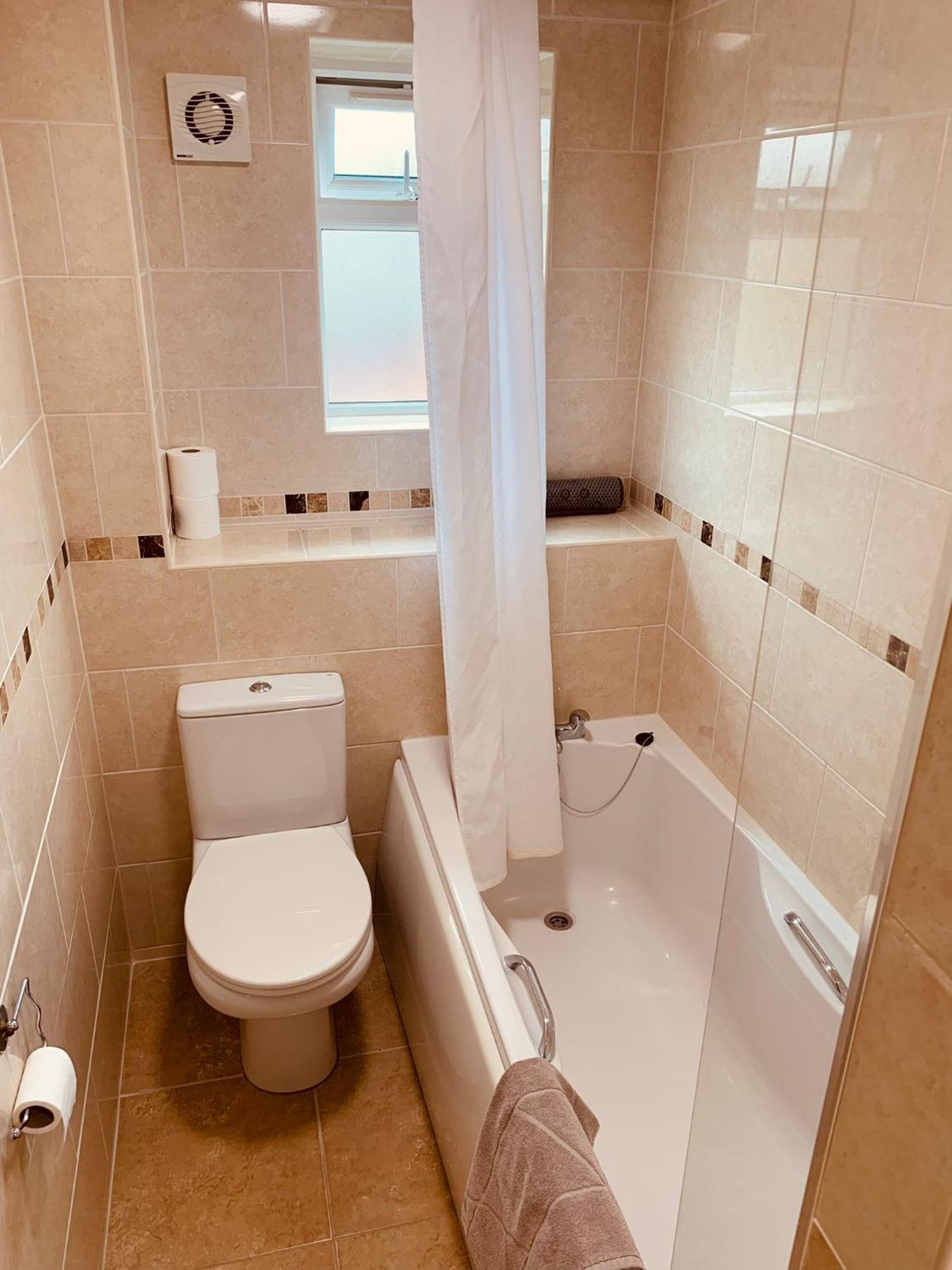 2 Bedroom House Walking Distance To City Centre With Free Parking 约克 外观 照片
